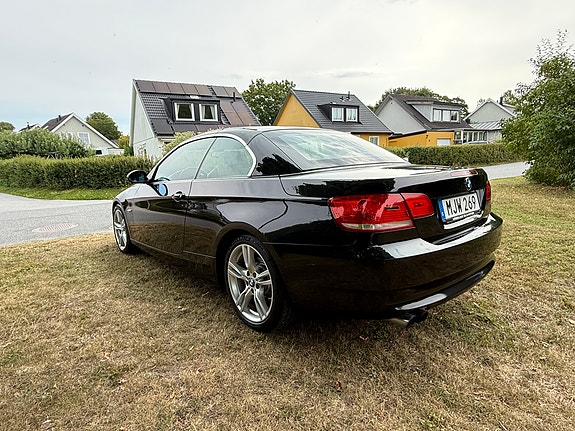 BMW 325i 4 of 7