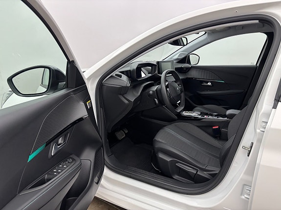 Peugeot e-208 12 of 24