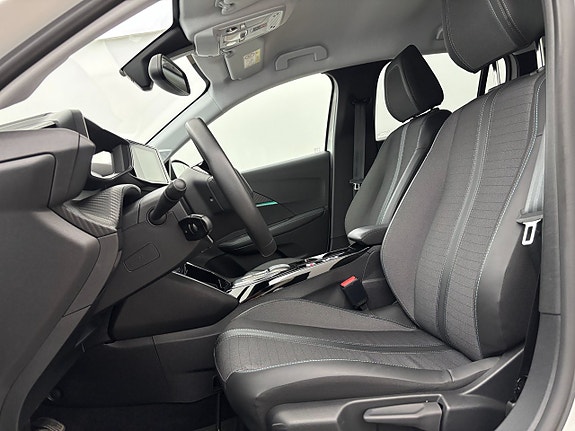 Peugeot e-208 13 of 24