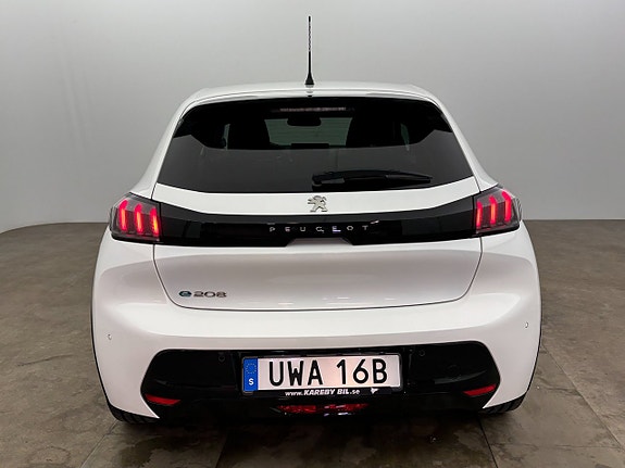 Peugeot e-208 5 of 24