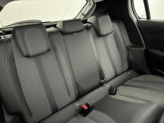 Peugeot e-208 23 of 24