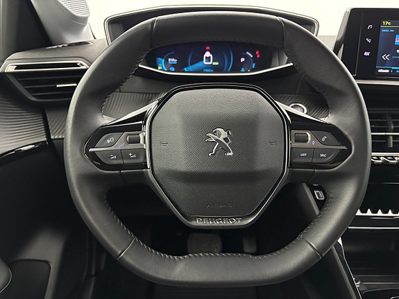 Peugeot e-208 16 of 24