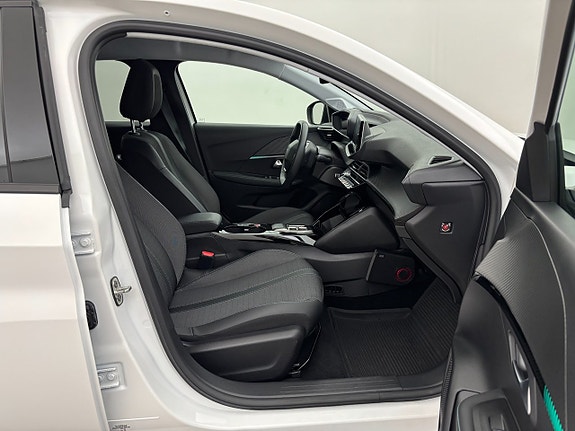 Peugeot e-208 22 of 24