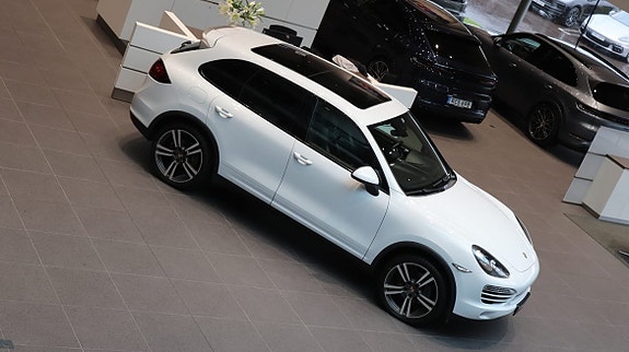Porsche Cayenne 5 of 11