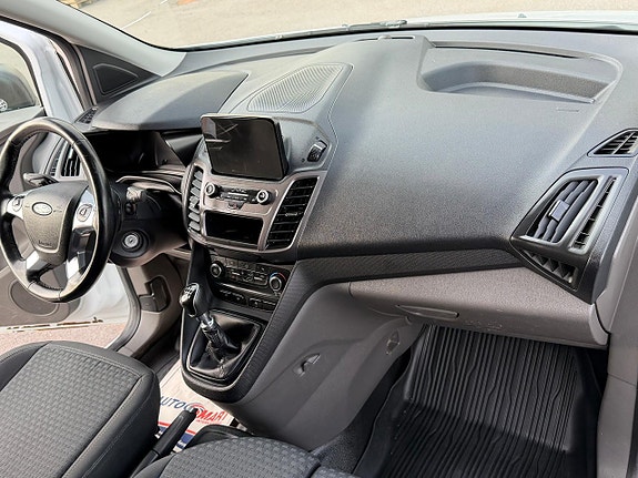 Ford Transit Connect 9 of 20