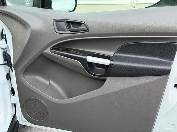 Ford Transit Connect 14 of 20