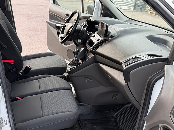 Ford Transit Connect 17 of 20
