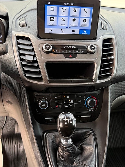 Ford Transit Connect 8 of 20