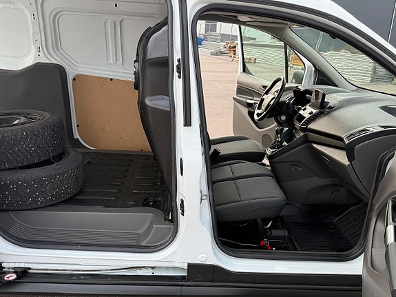Ford Transit Connect 18 of 20