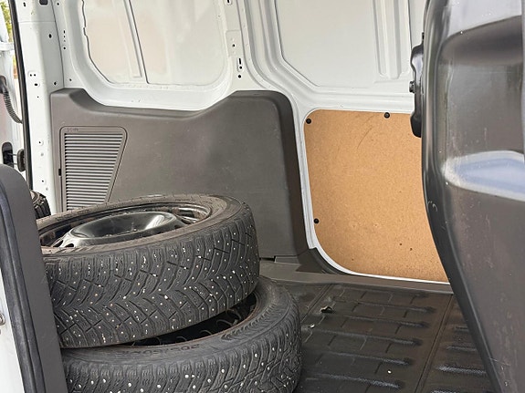 Ford Transit Connect 15 of 20
