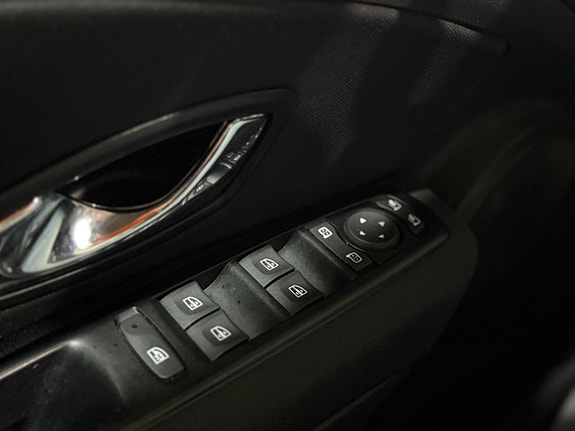 Renault Megane 24 of 24