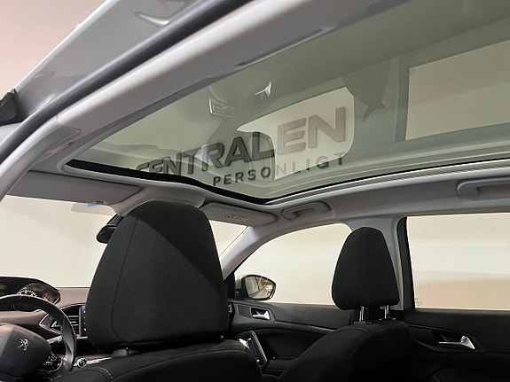 Peugeot 308 9 of 13