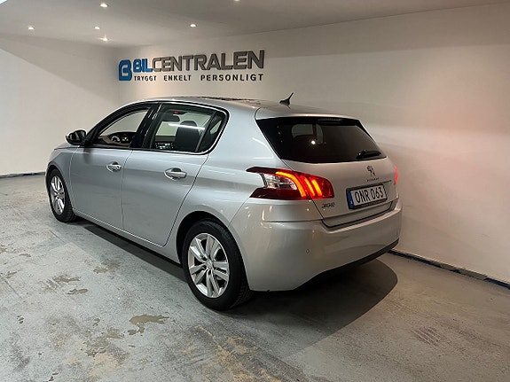 Peugeot 308 3 of 13
