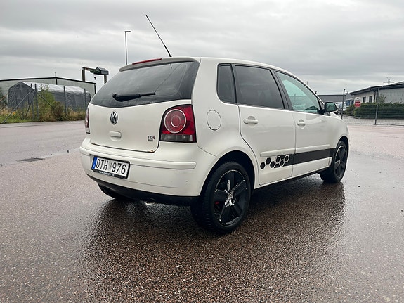 Volkswagen Polo 4 of 8