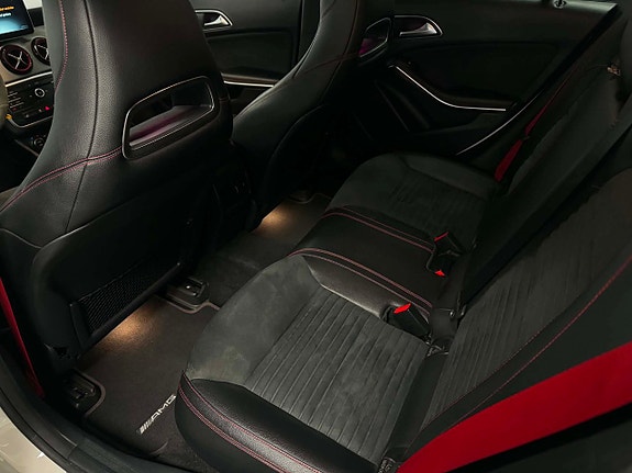 Mercedes-Benz CLA45 18 of 21