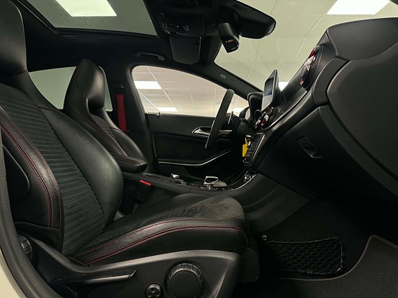 Mercedes-Benz CLA45 17 of 21