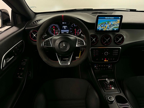 Mercedes-Benz CLA45 12 of 21