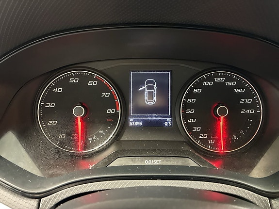 Seat Arona 10 of 18