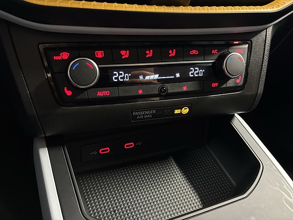Seat Arona 17 of 18