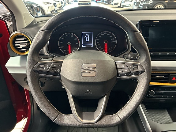 Seat Arona 11 of 18