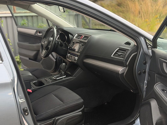 Subaru Outback 7 of 12