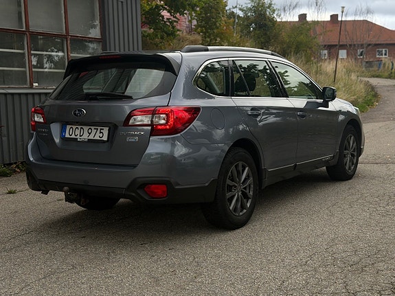 Subaru Outback 4 of 12