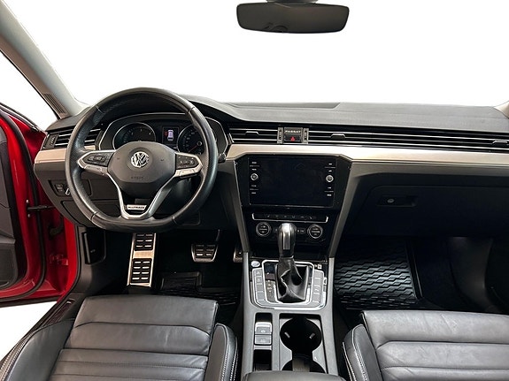 Volkswagen Passat Alltrack 11 of 15