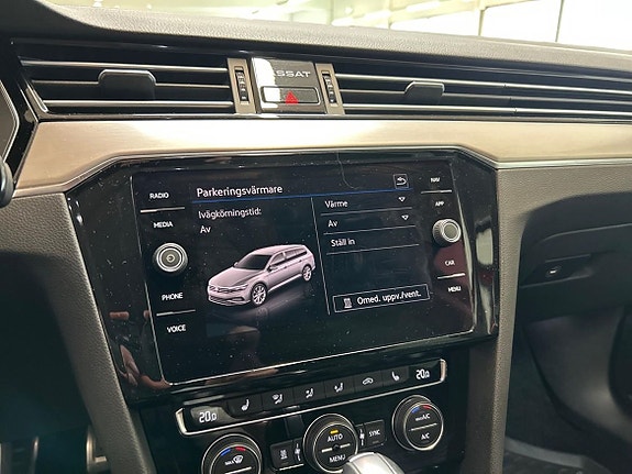 Volkswagen Passat Alltrack 14 of 15
