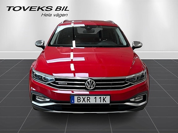 Volkswagen Passat Alltrack 8 of 15