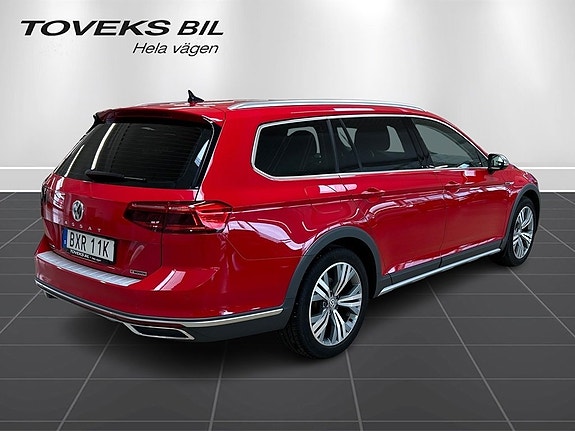 Volkswagen Passat Alltrack 3 of 15