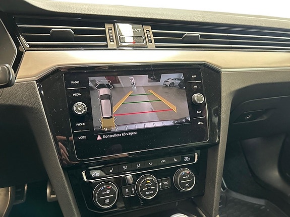 Volkswagen Passat Alltrack 12 of 15