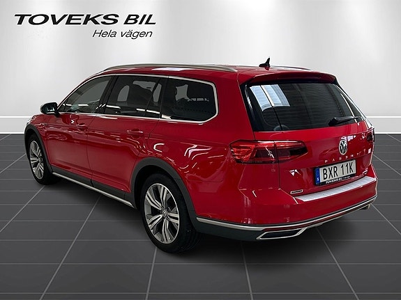 Volkswagen Passat Alltrack 5 of 15