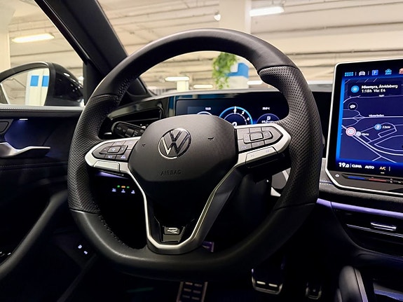 Volkswagen Passat 10 of 15