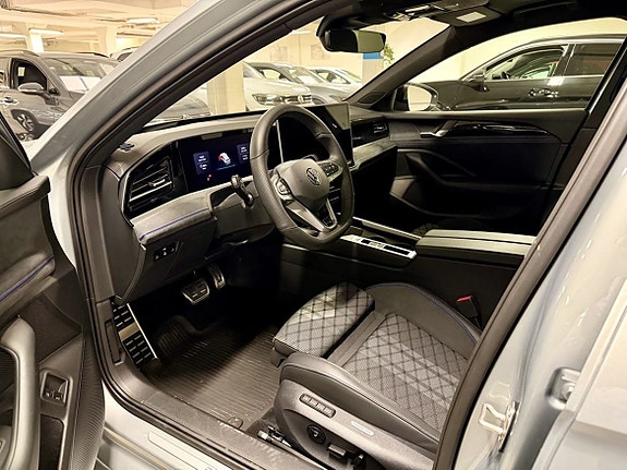 Volkswagen Passat 8 of 15