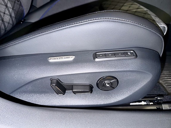 Volkswagen Passat 15 of 15