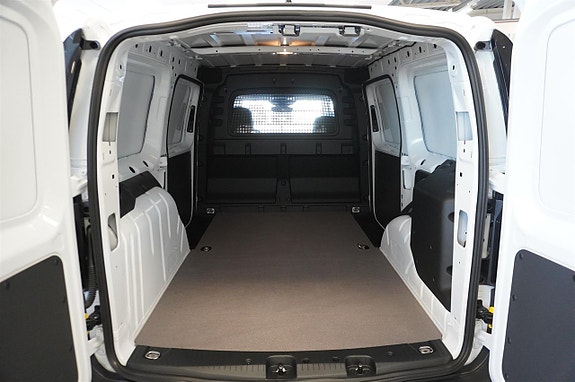 Ford Transit Connect 6 of 21