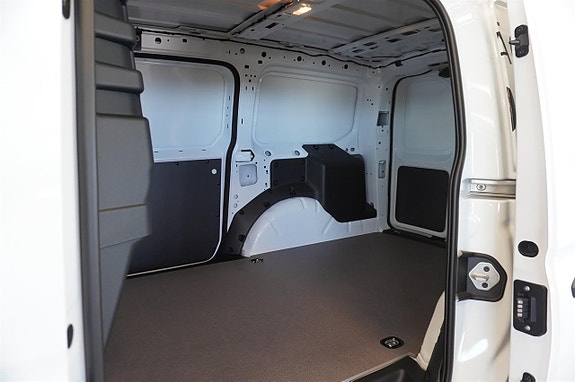 Ford Transit Connect 7 of 21