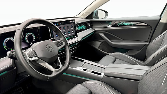 Volkswagen Passat 3 of 8