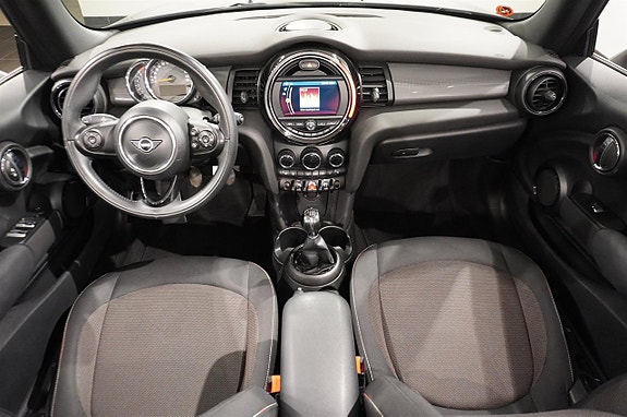 MINI Cooper 9 of 16