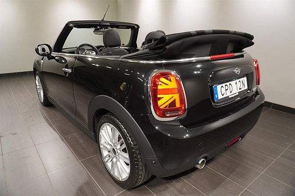 MINI Cooper 15 of 16
