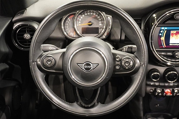 MINI Cooper 10 of 16
