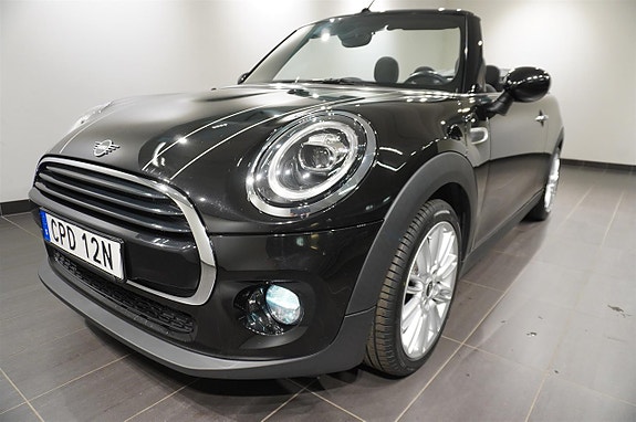 MINI Cooper 13 of 16