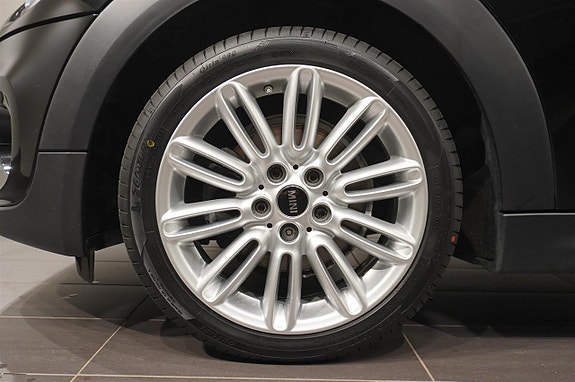 MINI Cooper 7 of 16