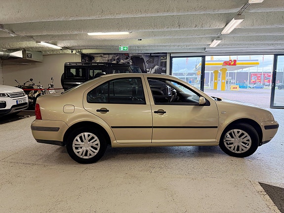 Volkswagen Bora 5 of 17