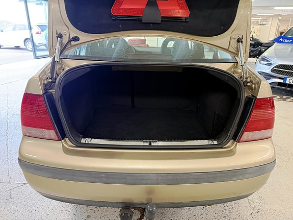 Volkswagen Bora 16 of 17