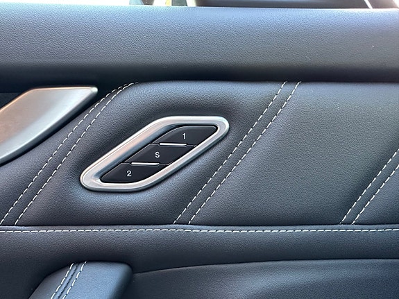 Maserati Levante 27 of 30