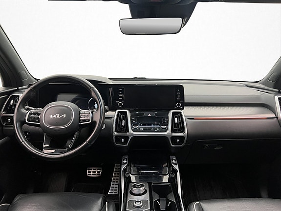 Kia Sorento 16 of 30