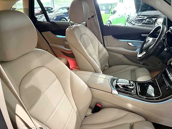 Mercedes-Benz GLC220 d 14 of 18