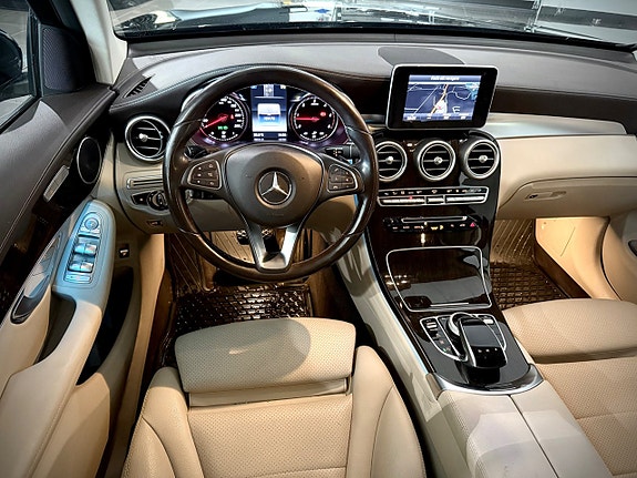 Mercedes-Benz GLC220 d 3 of 18