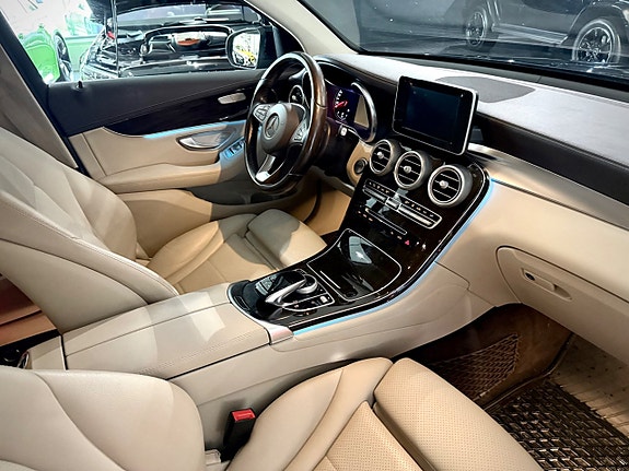 Mercedes-Benz GLC220 d 15 of 18